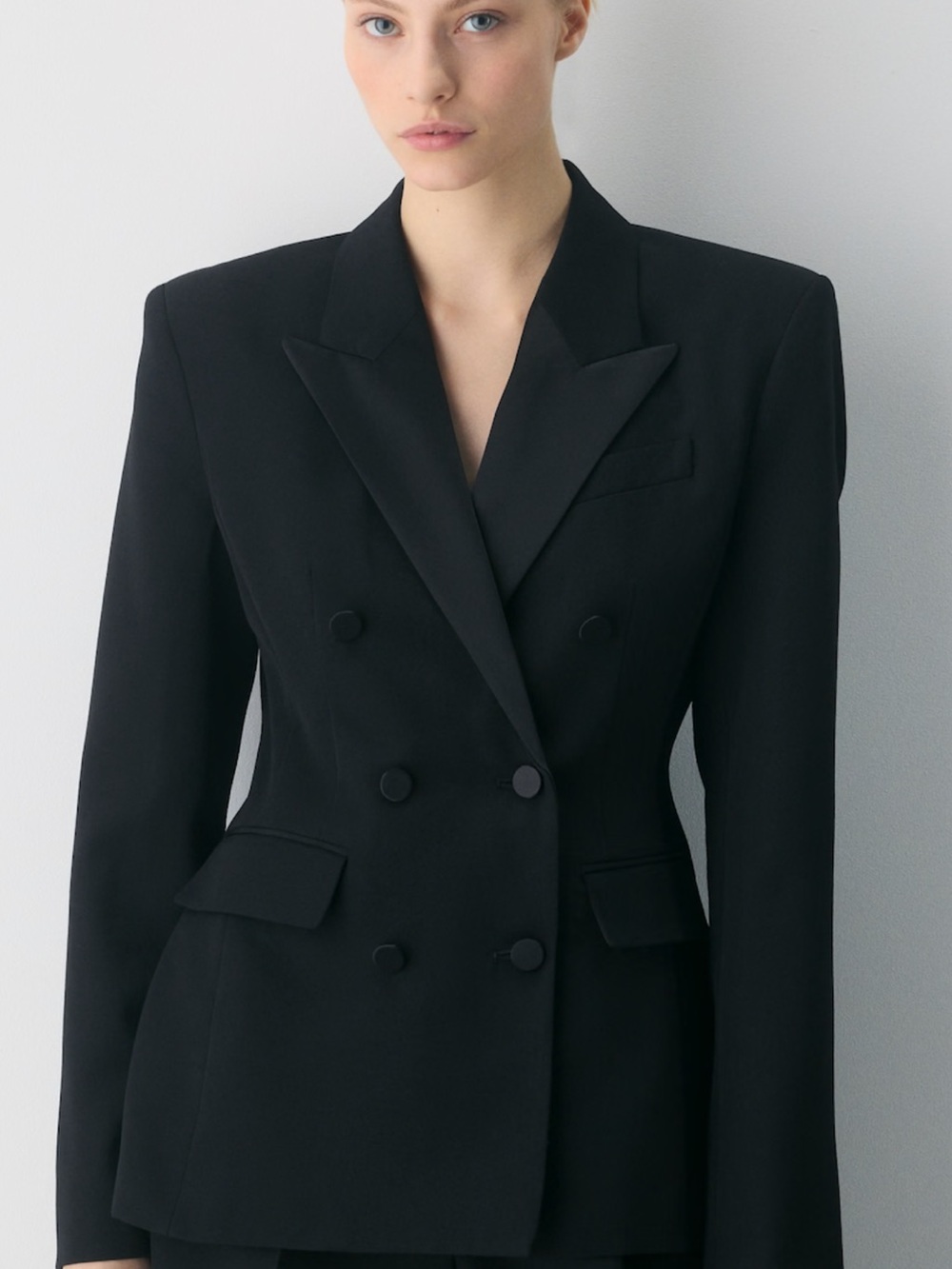 Aritzia Black Double-Breasted Tailored Blazer